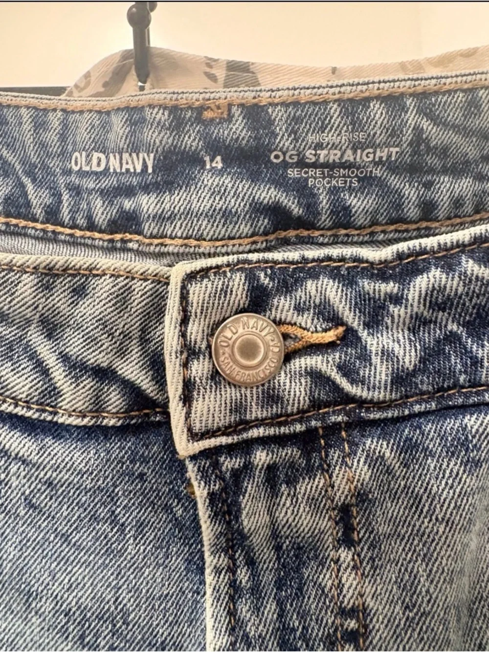 Old Navy OG Straight Jeans - Picture 2 of 2